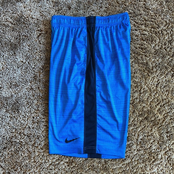 Men’s Nike Basketball Shorts - Picture 3 of 3